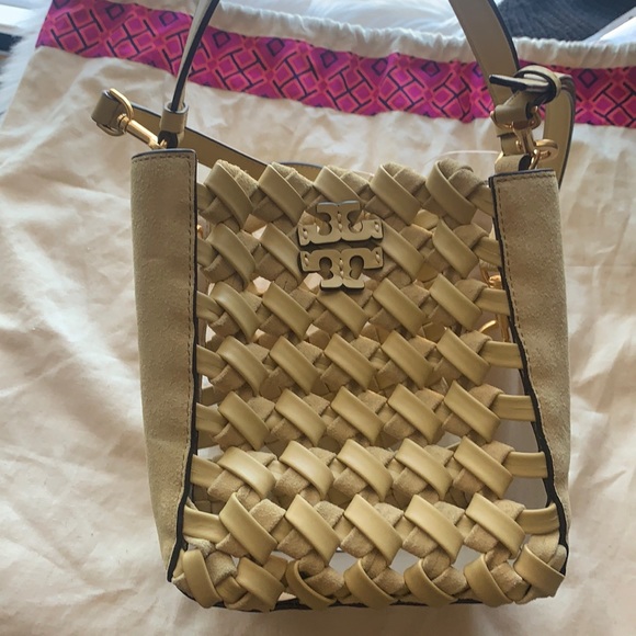 Tory Burch McGraw Woven Embossed Small Bucket Bag - Picture 6 of 12